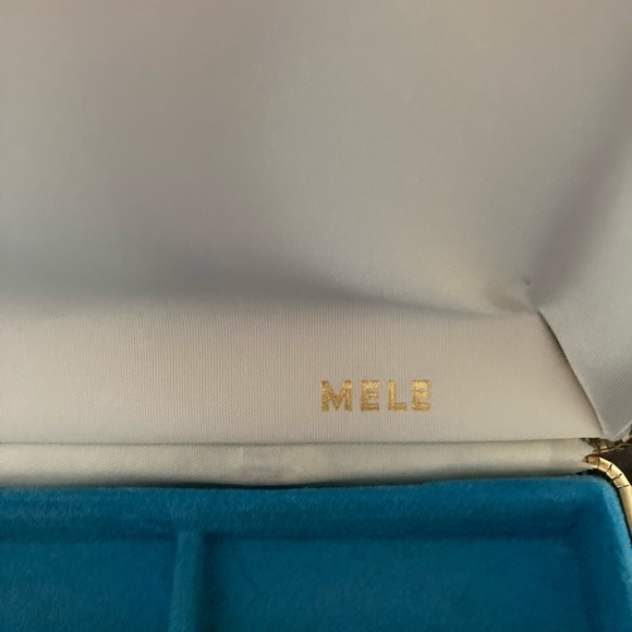 Mele Jewelry Box, 60’s vintage, Floral Satin with Gold Hardware, Hinged - Picture 3 of 9